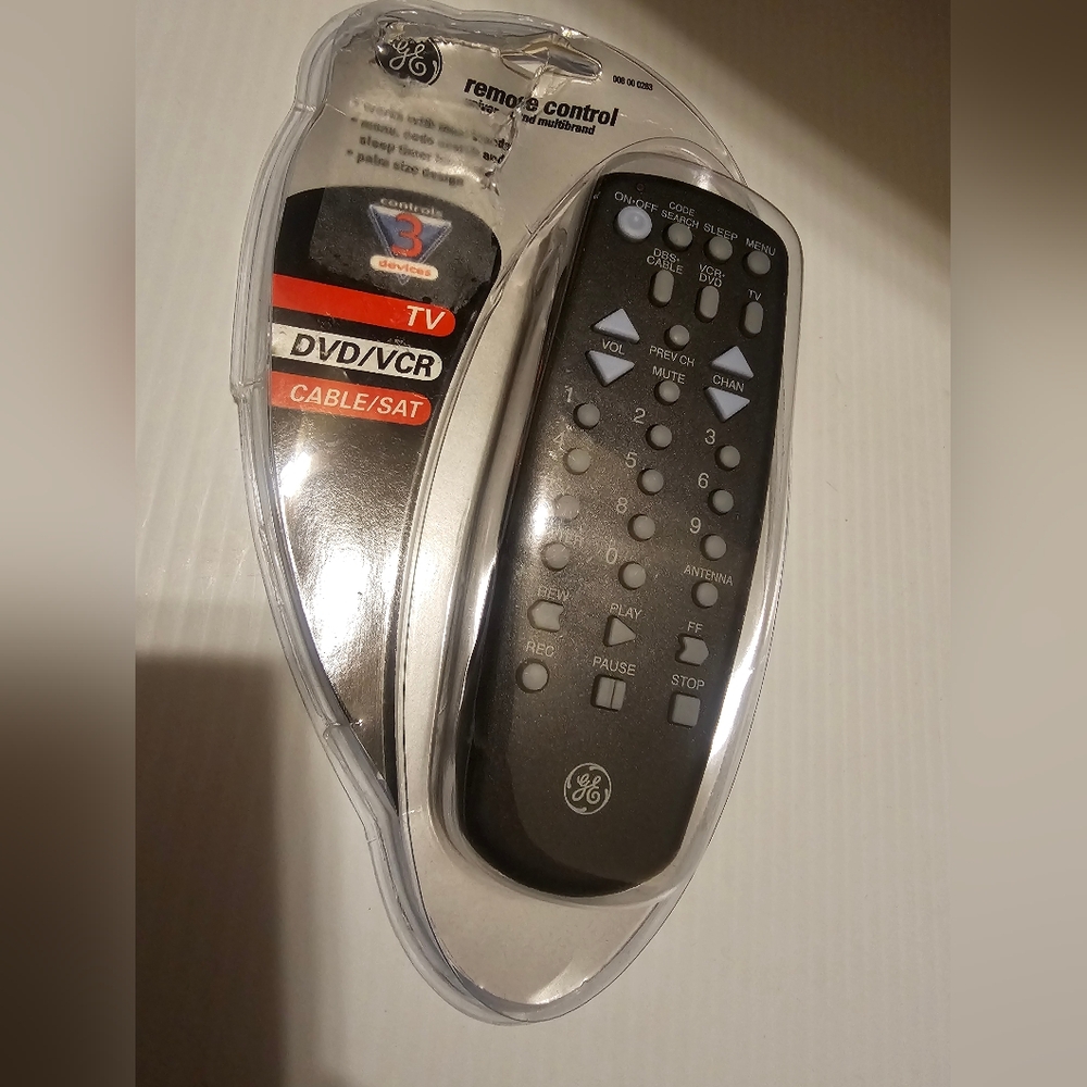 GE Universal Remote Control - Picture 4 of 7